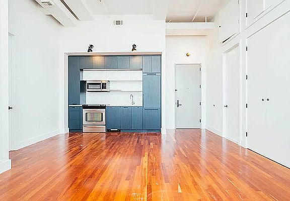 5th image of 176 Bainbridge St #3A