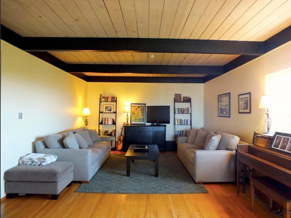 Upstairs living room