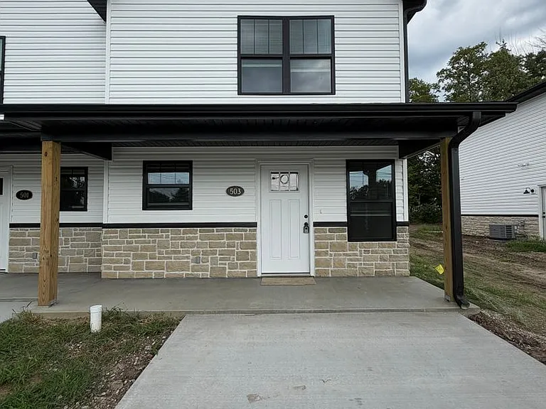 501-503 Hickman Ave — Photo 1