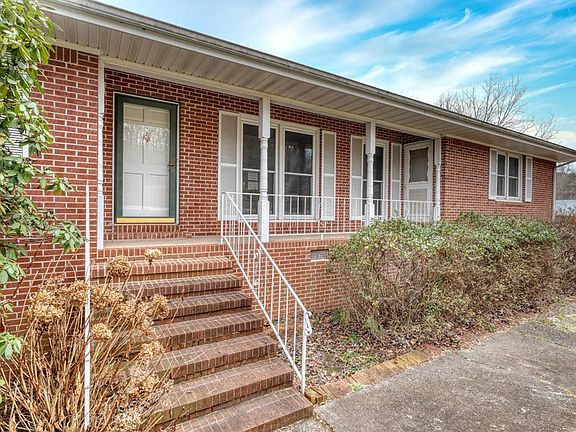 3rd image of 6112 Byers Creek Rd