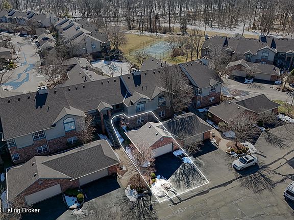 3rd image of 6909 Ridge Run Cir