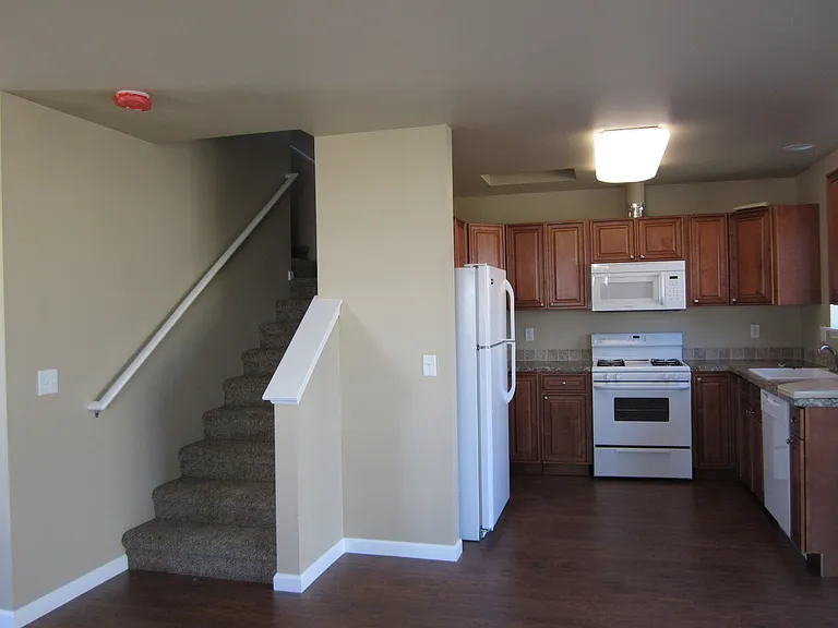SI2169 — Photo 4