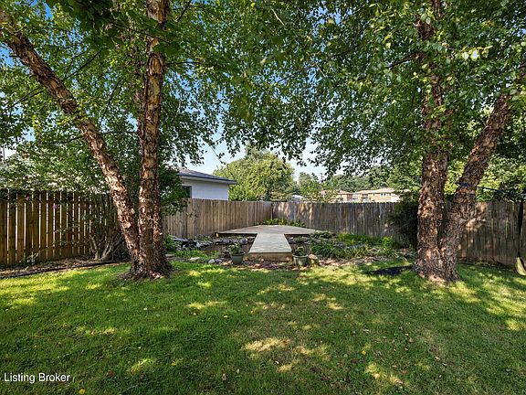 4th image of 5741 Dorinda Dr