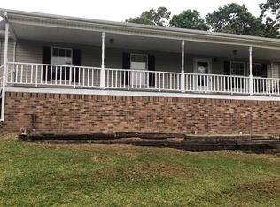 55 Oakwood Ave, Summertown, TN 38483