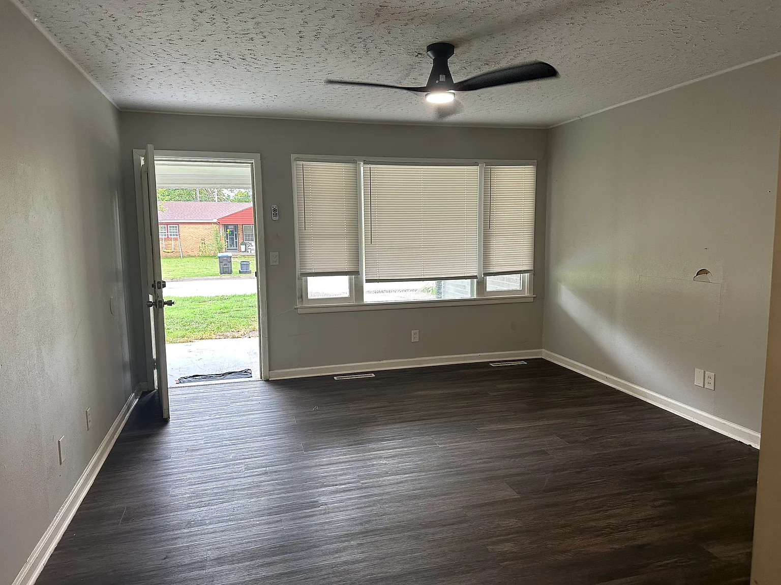 3 bed, 1265 sqft, $1,400 — Photo 2