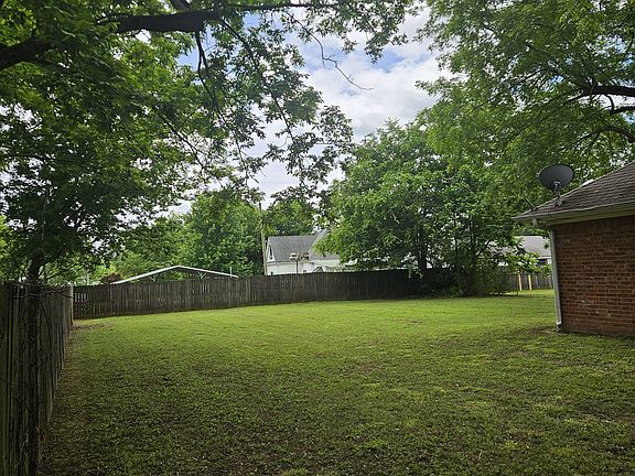 4th image of 1810 Carder Ave #A