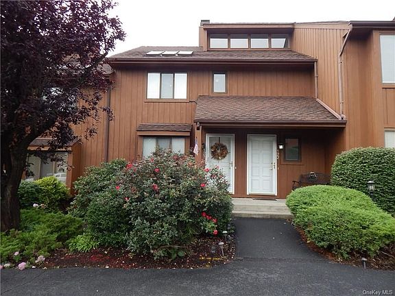 2nd image of 122 Panorama Dr