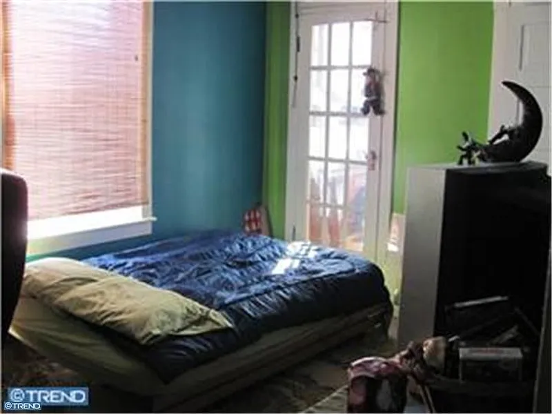 Thumbnail 11