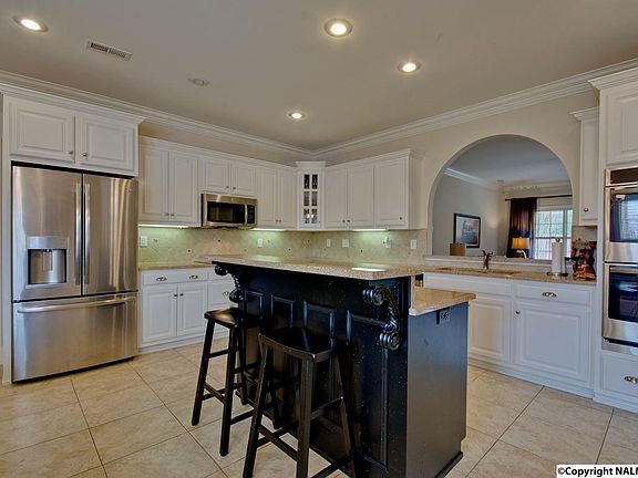 5th image of 16109 Shropshire Dr SE