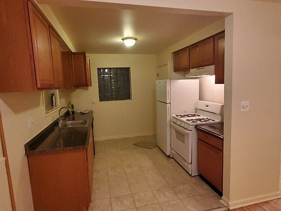 5th image of 431 Arcola St