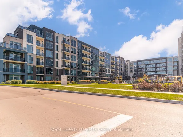 16 Concord Pl, Grimsby, ON