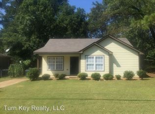 1112 Robert E Lee St, Leeds, AL 35094