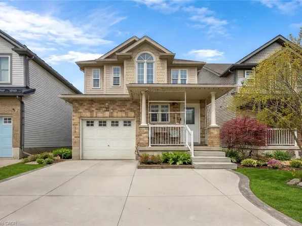 22 Dahlia St, Kitchener, ON N2E 4A9