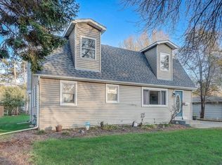 1724 Dixon Dr, Saint Paul Park, MN 55071