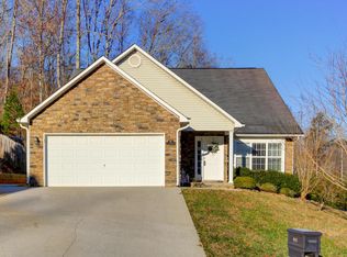 411 Dogwood Glen Ln, Powell, TN 37849