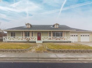 1776 W Alleluia Ave, Hermiston, OR 97838