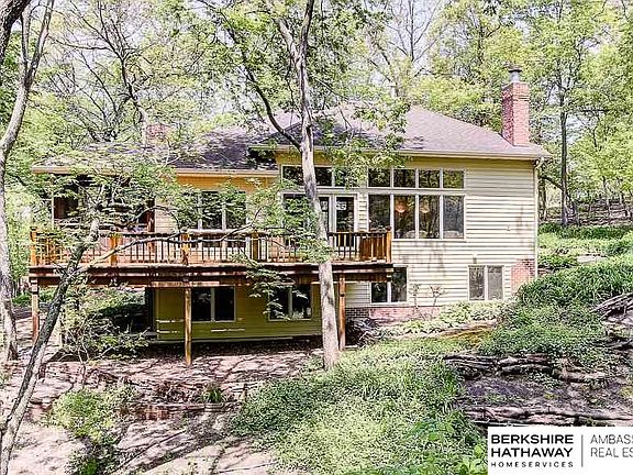 3rd image of 21924 Hillandale Dr