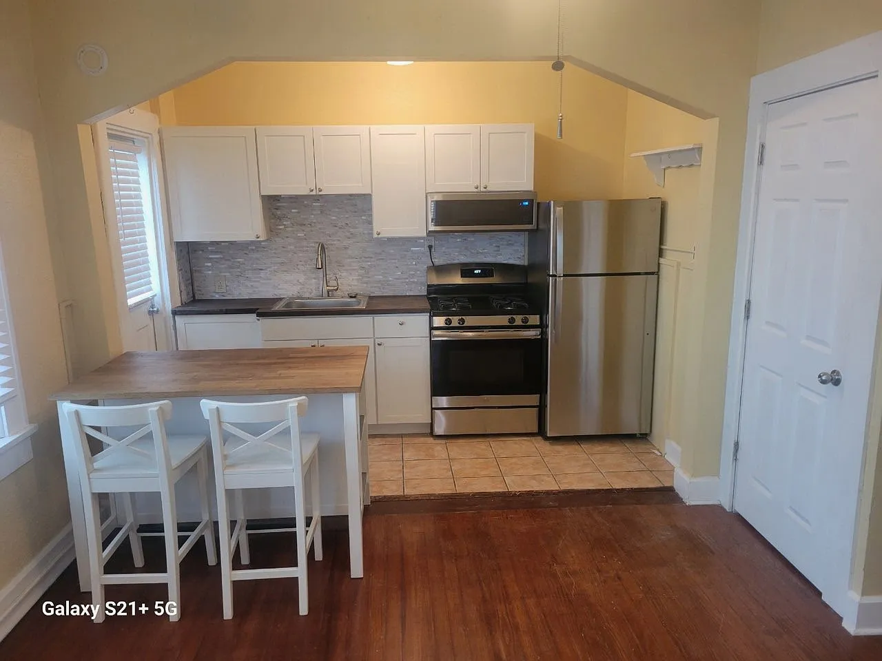 1 bed, 550 sqft, $1,800 — Photo 2