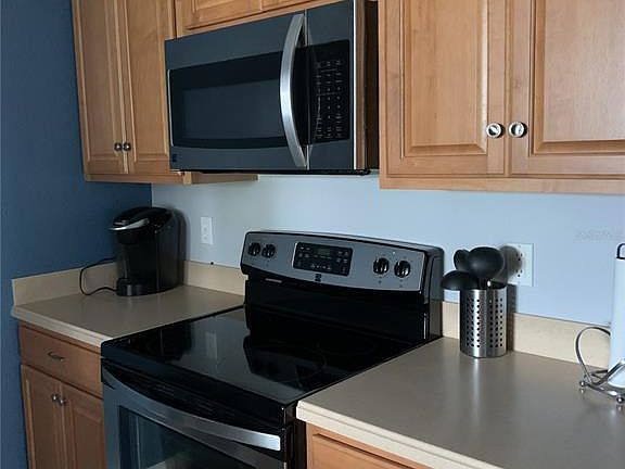 5th image of 4114 Breakview Dr #208