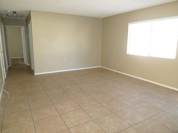 3rd image of 21969 Arapahoe Ave APT 4
