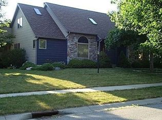 8009 Rainbow Ridge Pl, Fort Wayne, IN 46825