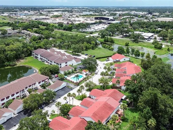 1439 Water View Dr W, Largo, FL 33771