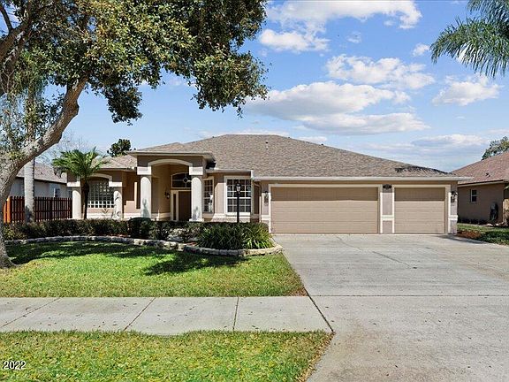 2nd image of 5947 Newbury Cir