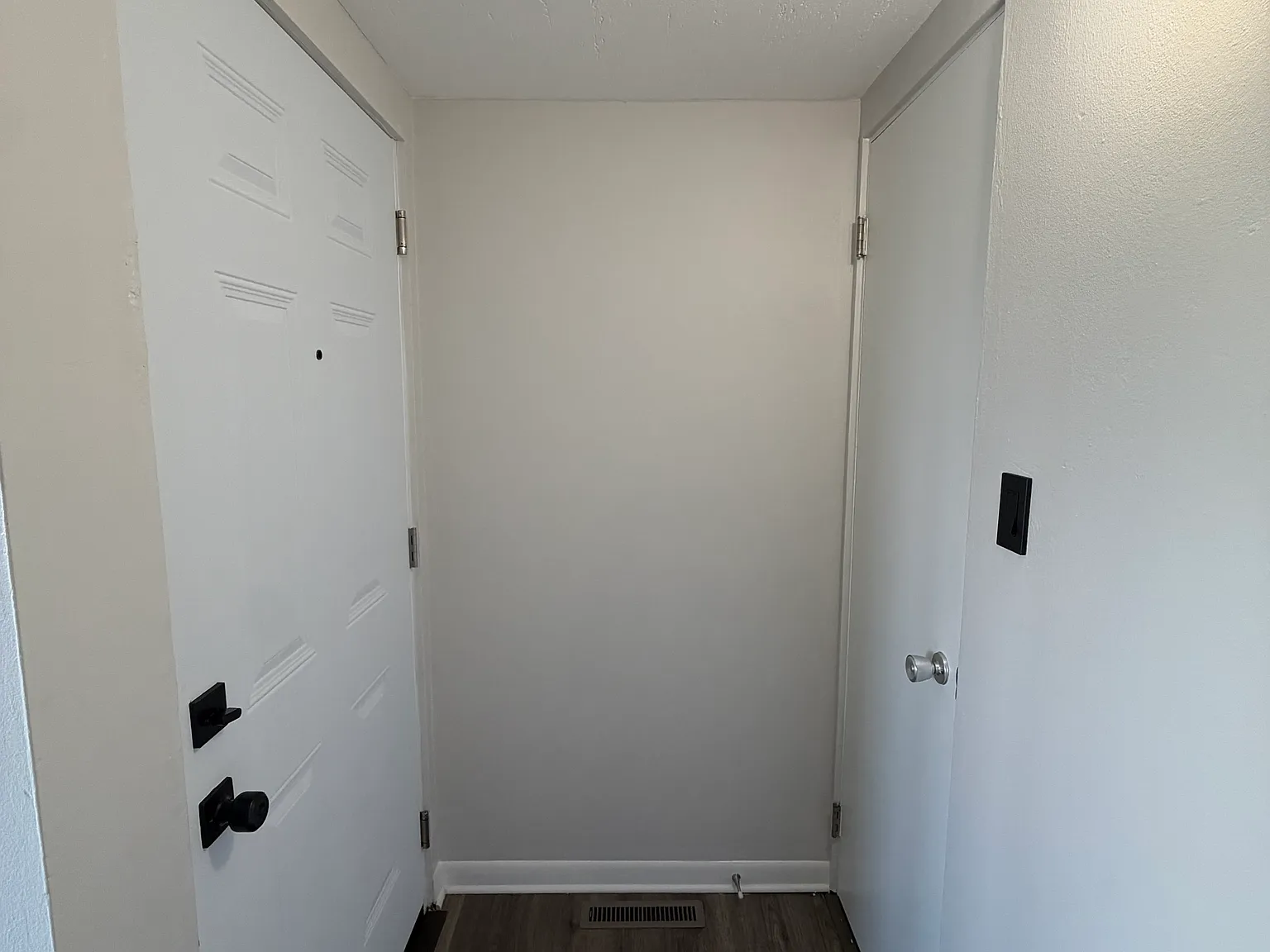 2 bed, 850 sqft, $1,250 — Photo 1