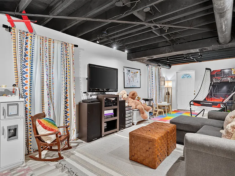 4752 Village North Ct — Photo 32
