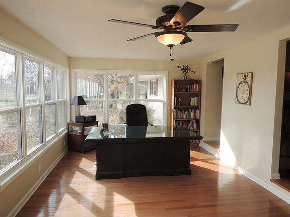 2nd image of 1429 Hillcrest Dr