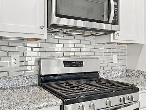 4th image of 323 Logan St.