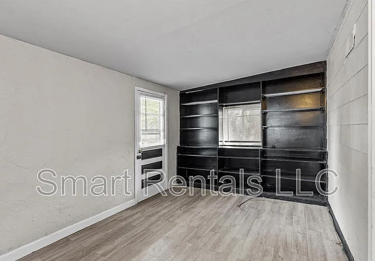 1395 Bluebird Dr — Photo 3