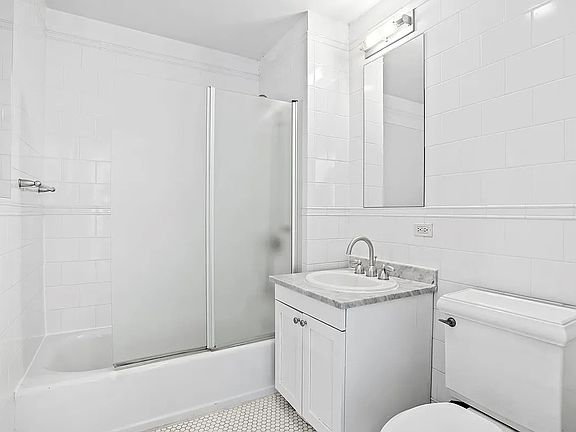 5th image of 425 5th Ave APT 29C