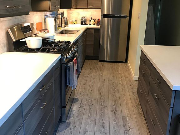 Kitchen; many drawers & cabinets