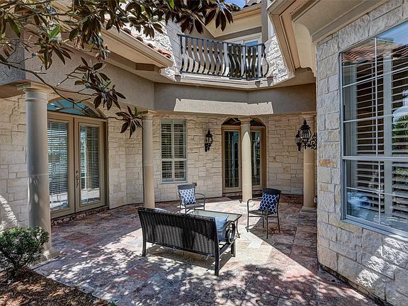 5th image of 19022 Windsor Lakes Dr