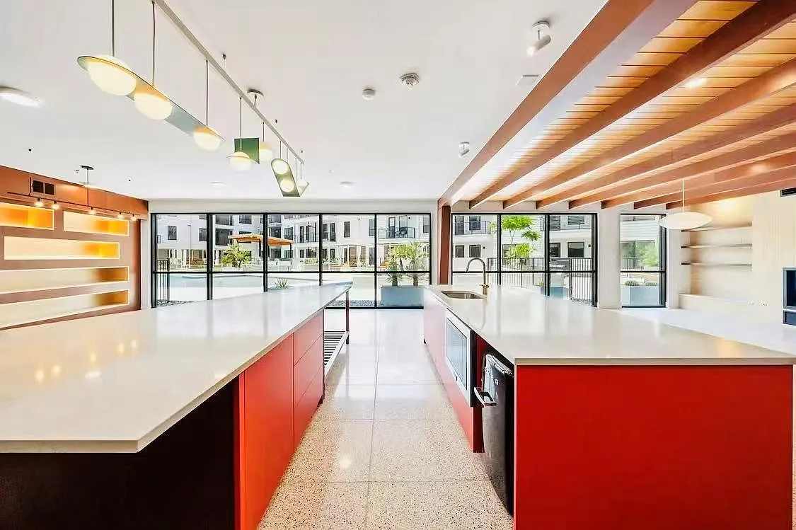 1 bed, 1.0 bath, 812 sqft, $2,450 — Photo 4
