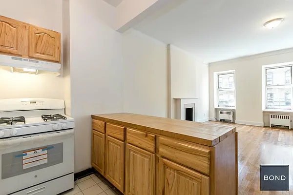 Rented by Bond New York | media 5