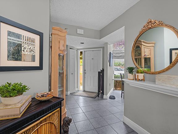 4th image of 594 N University Drive
