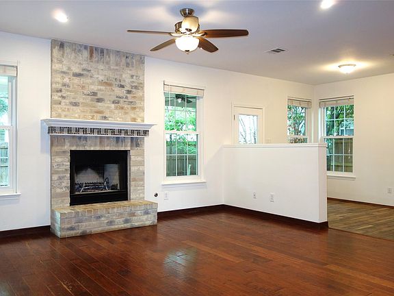 4th image of 3912 Newland Dr