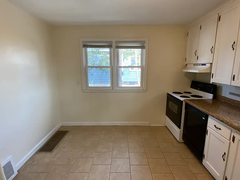 2 bed, 1.0 bath, 938 sqft, $1,275 — Photo 6