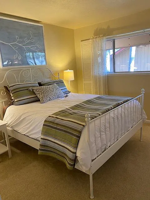 3 bed, 2.5 bath, 1716 sqft, $3,725 — Photo 3