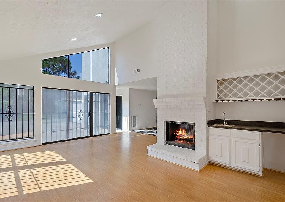 1st image of 10114 Finchwood Ln