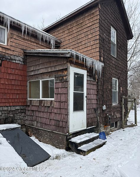 4th image of 18 Boardman Street