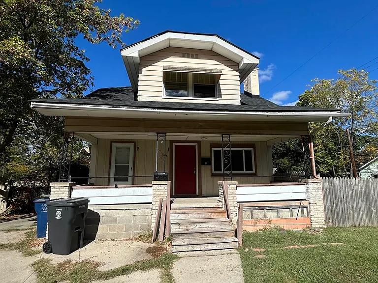 1445 Kearsley Park Blvd — Photo 1
