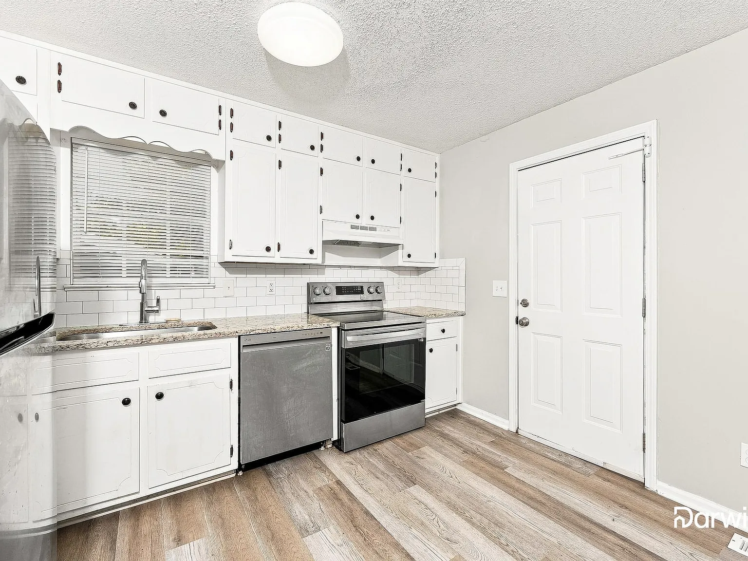 3 bed, 2.0 bath, 1071 sqft, $1,650 — Photo 3