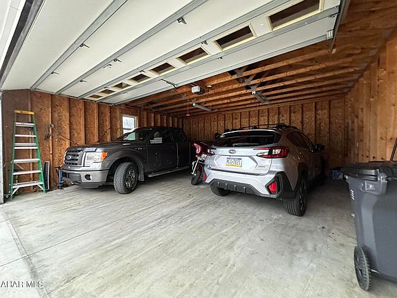 5th image of 411 E John St
