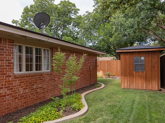 4th image of 6604 Orlando Ave