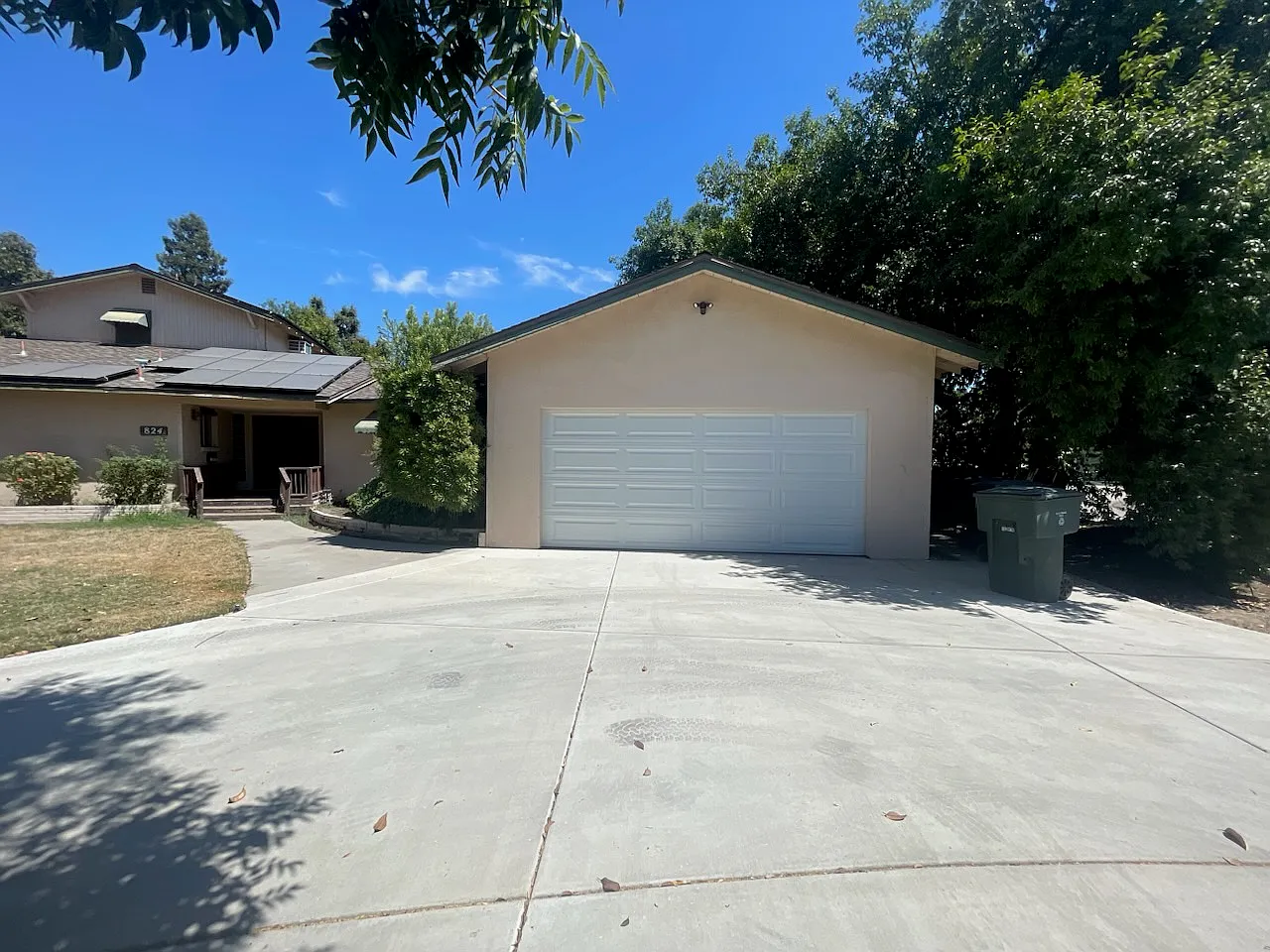 4 bed, 2258 sqft, $2,000 — Photo 3
