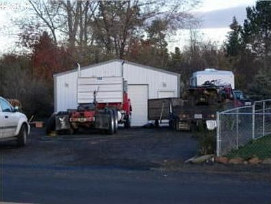 2nd image of 46365 Lloyd Rd