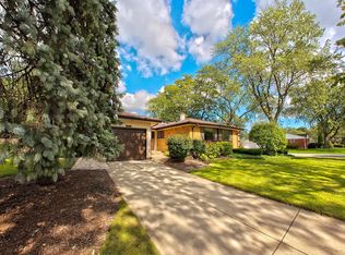 1525 N Ridge Ave, Arlington Heights, IL 60004